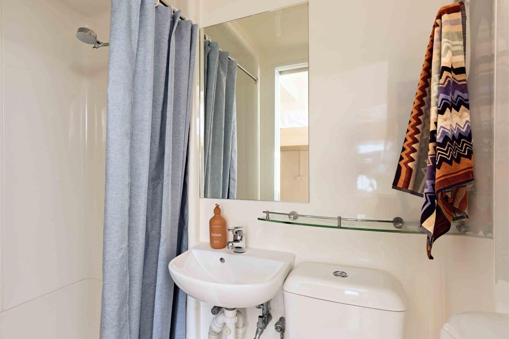 Twin Room with Private Bathroom,1616888094:JPEG